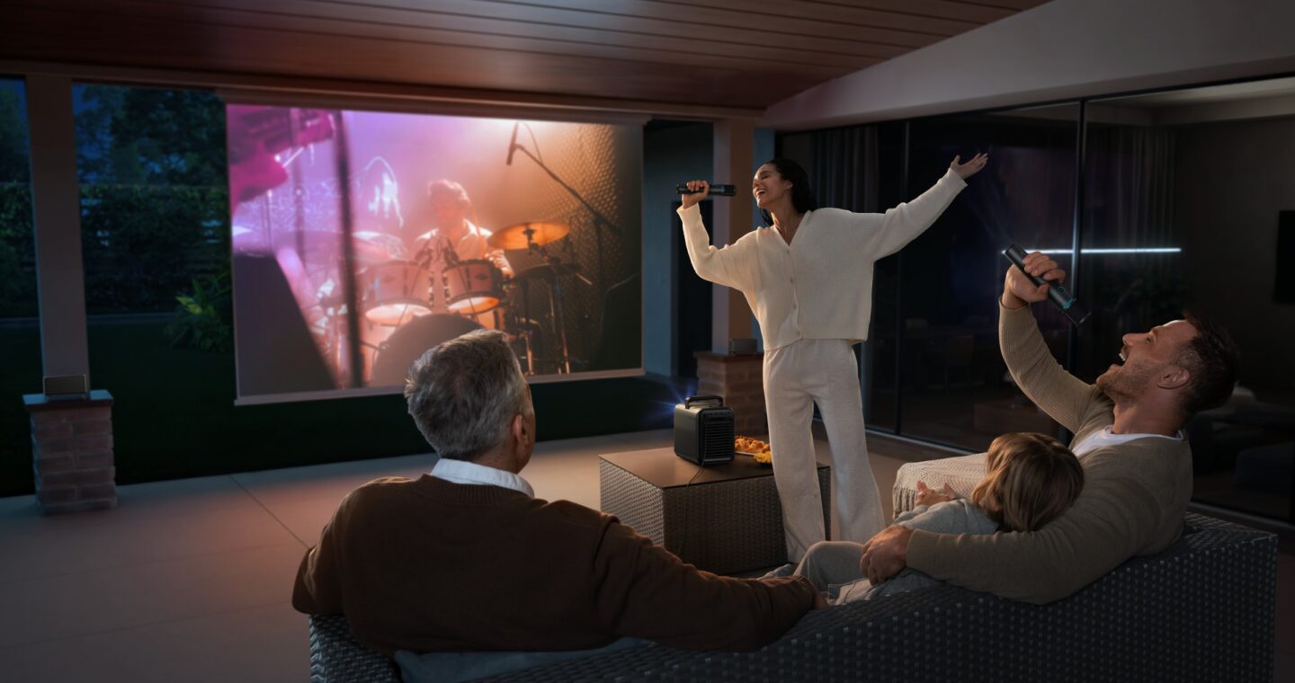 Nebula X1 Smart Projector karaoke