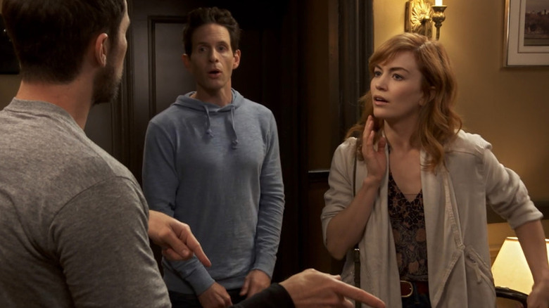 Lisa talking to Dennis and Mac on It's Always Sunny in Philadelphia