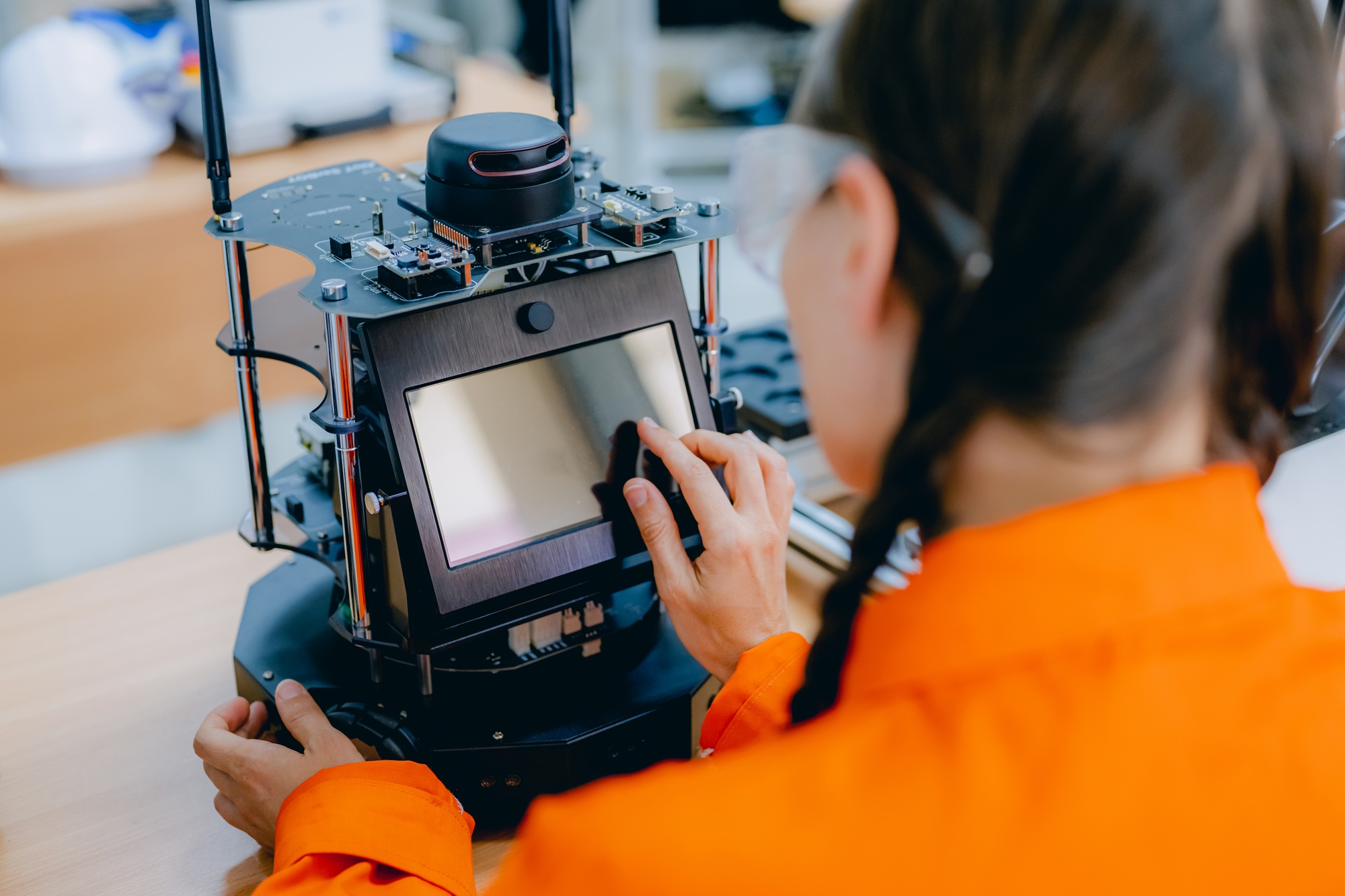 Engineer technician operating in training program